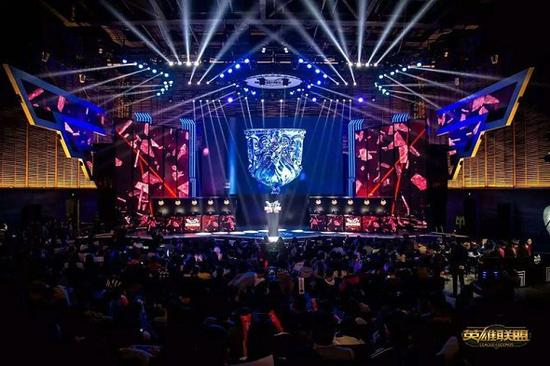 引发了球迷 引发了球迷